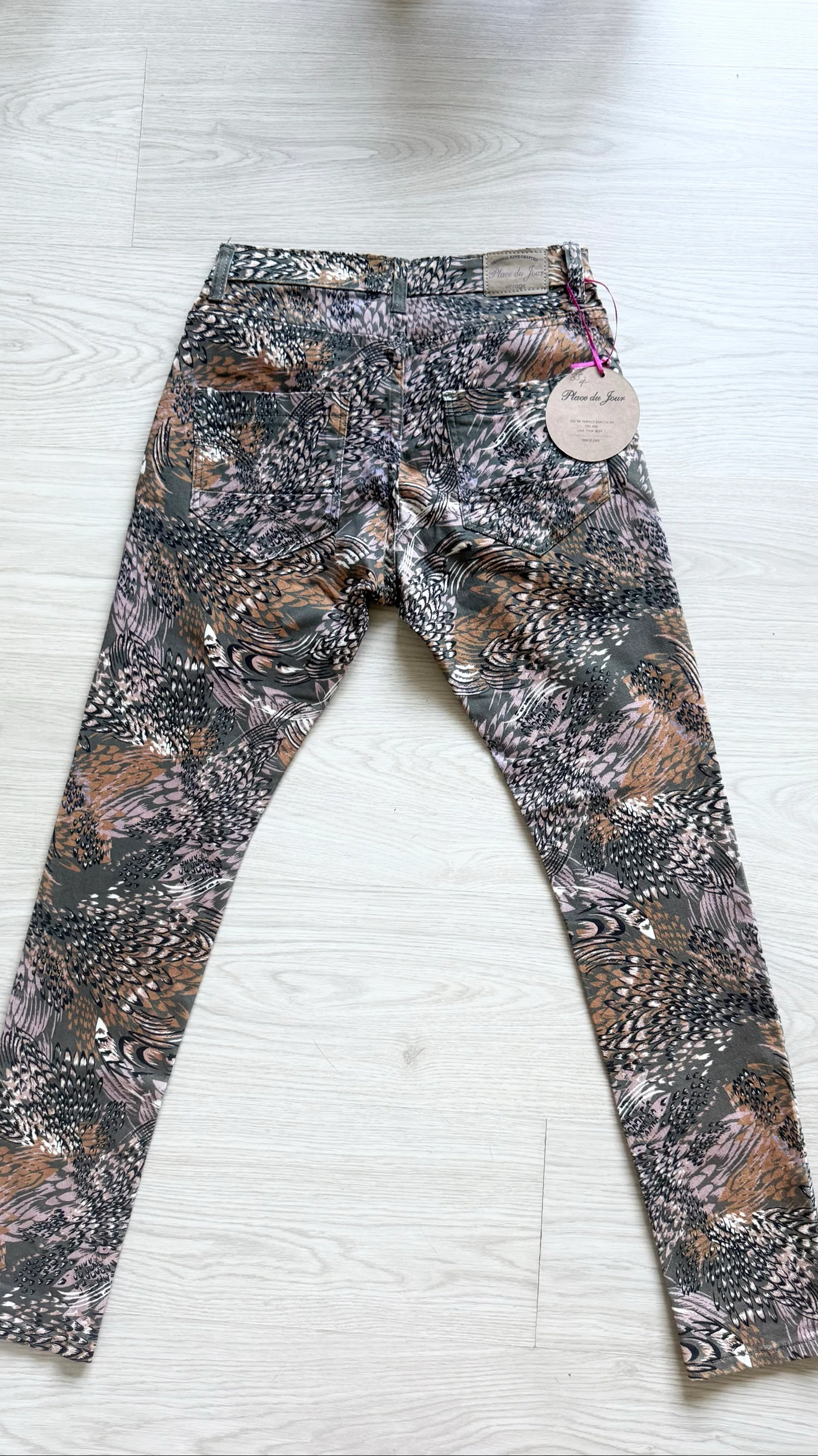 Jeans slim de talle alta color caqui y multicolor Place du Jour talla 36 S - nuevo con etiqueta – photo 9